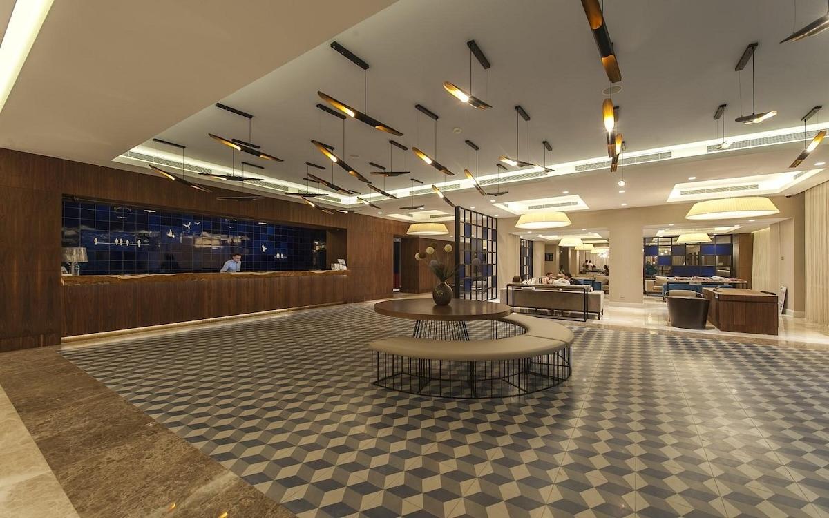Le Bleu Hotel / Le Bleu Hotel