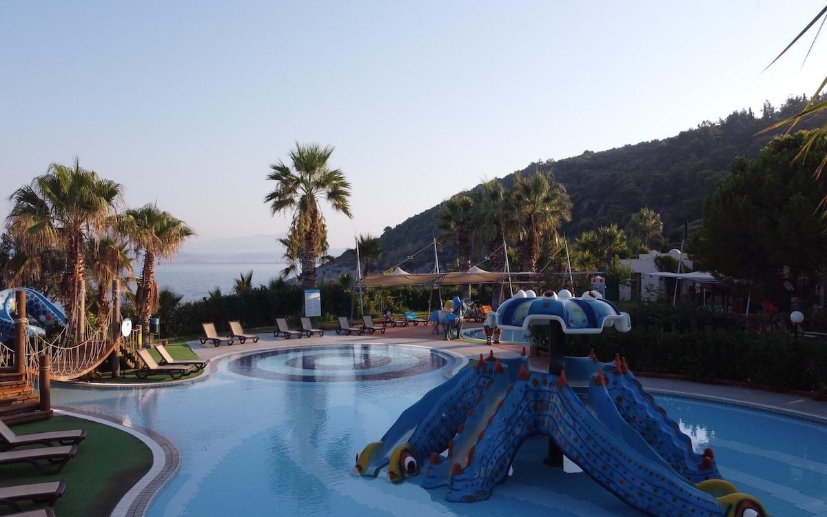Pine Bay Holiday Resort / Pine Bay Holiday Resort