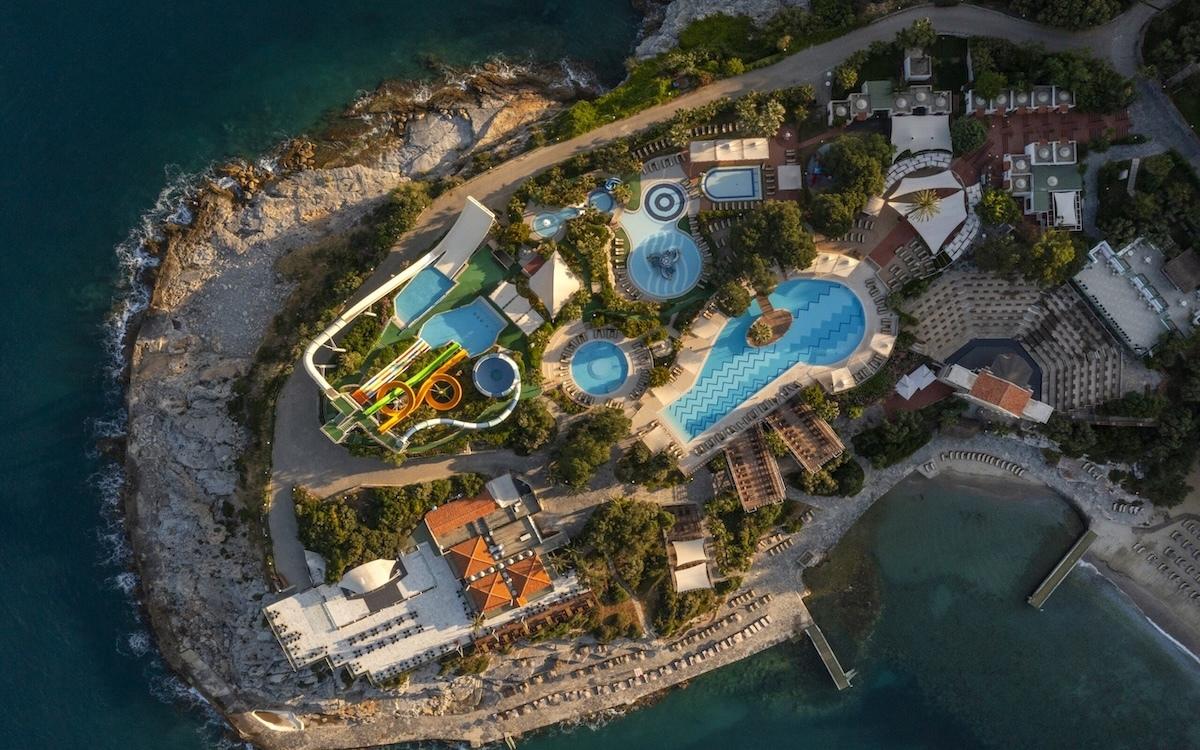 Pine Bay Holiday Resort / Pine Bay Holiday Resort