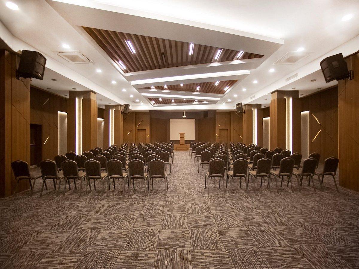 Piril Hotel Thermal & Beauty Spa / Piril Hotel Thermal & Beauty Spa