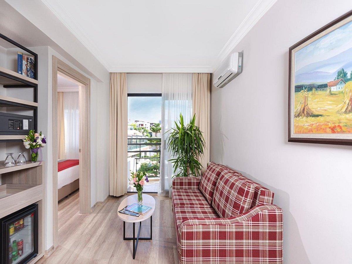 Piril Hotel Thermal & Beauty Spa / Piril Hotel Thermal & Beauty Spa