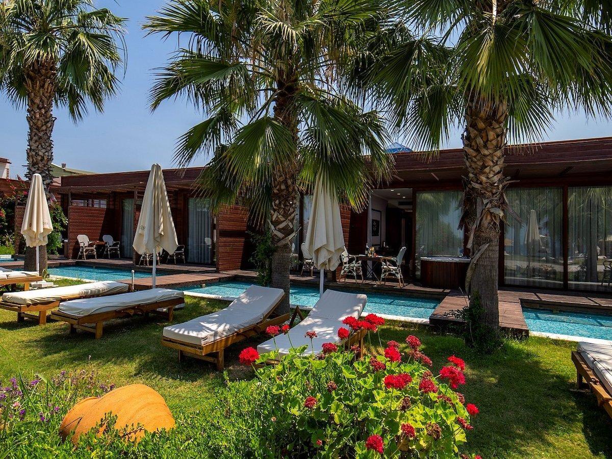 Risus Beach Resort Hotel / Risus Beach Resort Hotel