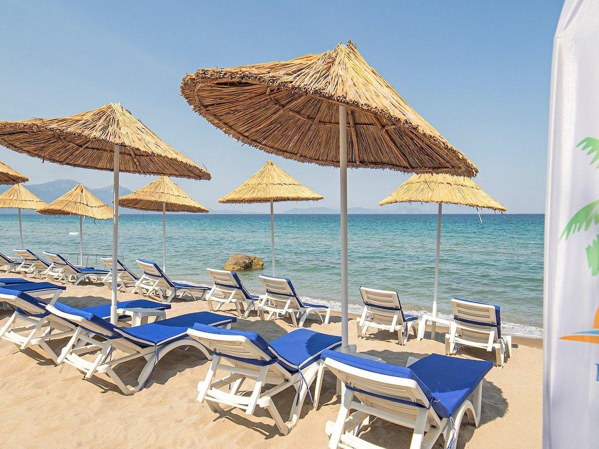 Risus Beach Resort Hotel / Risus Beach Resort Hotel