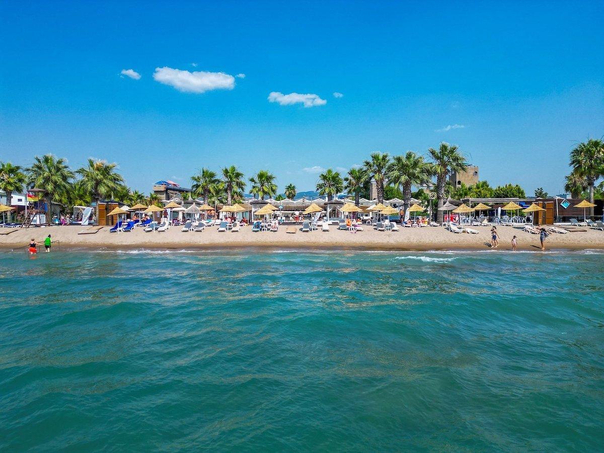 Risus Beach Resort Hotel / Risus Beach Resort Hotel