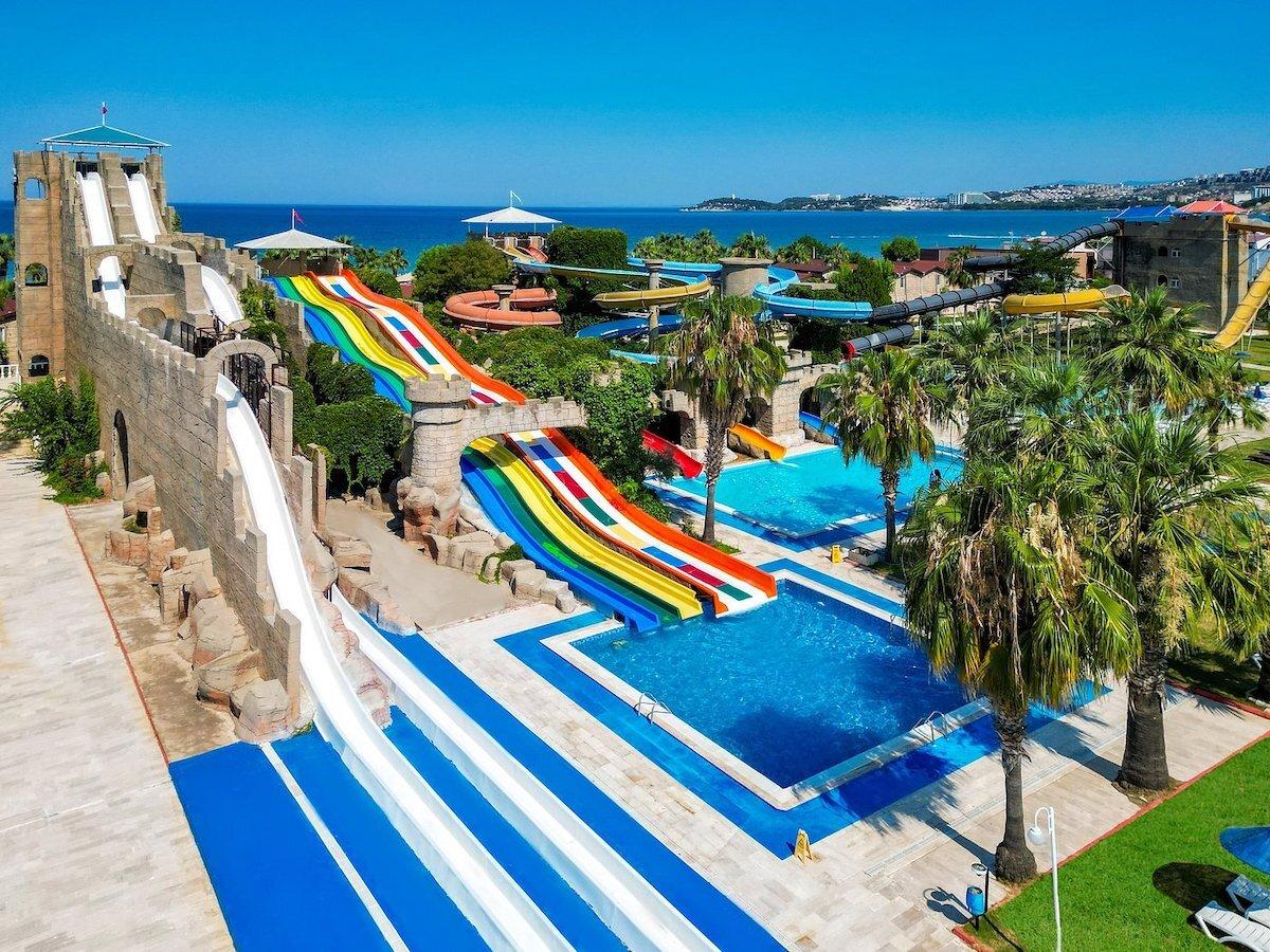 Risus Beach Resort Hotel / Risus Beach Resort Hotel