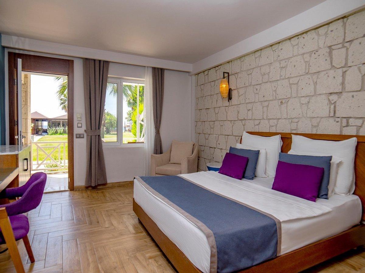 Risus Beach Resort Hotel / Risus Beach Resort Hotel
