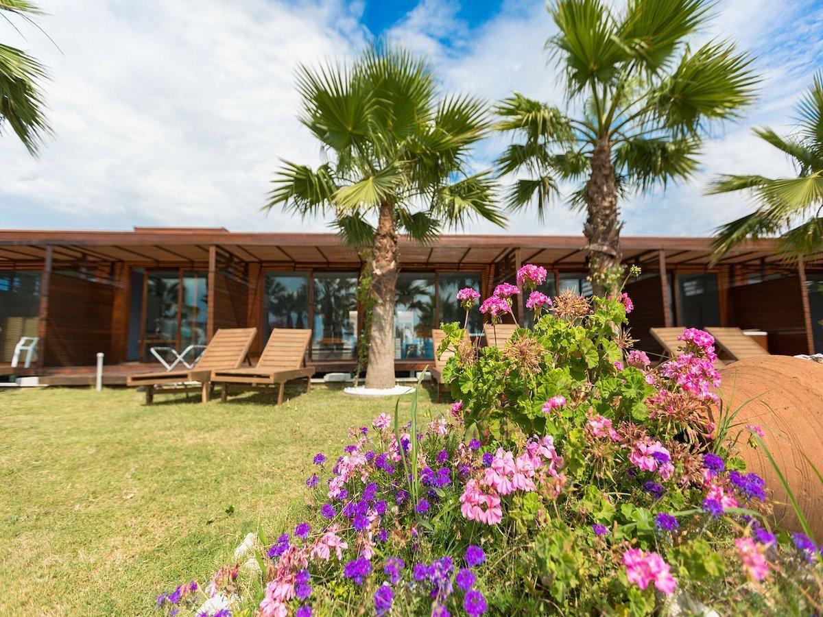 Risus Beach Resort Hotel / Risus Beach Resort Hotel