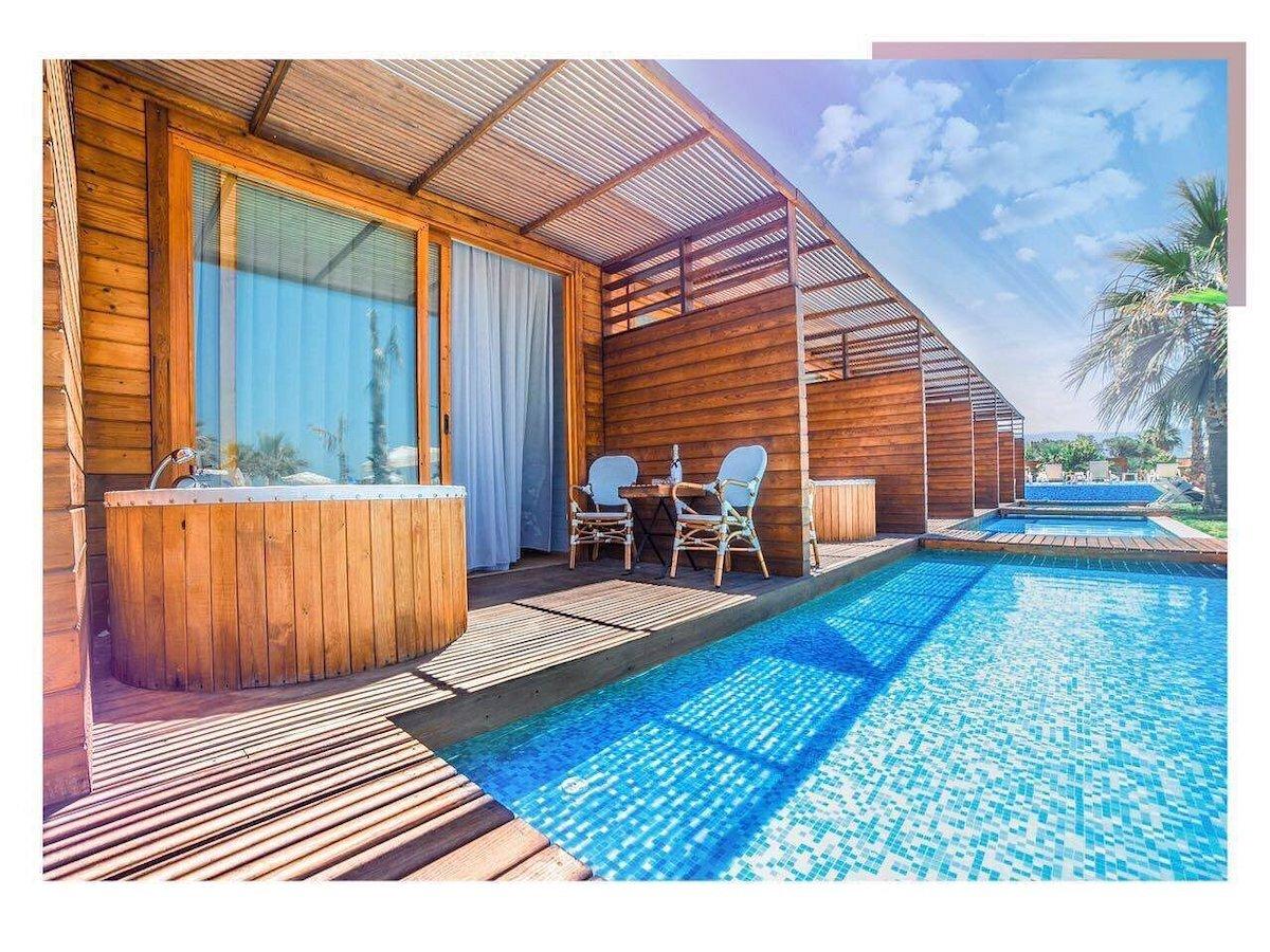 Risus Beach Resort Hotel / Risus Beach Resort Hotel