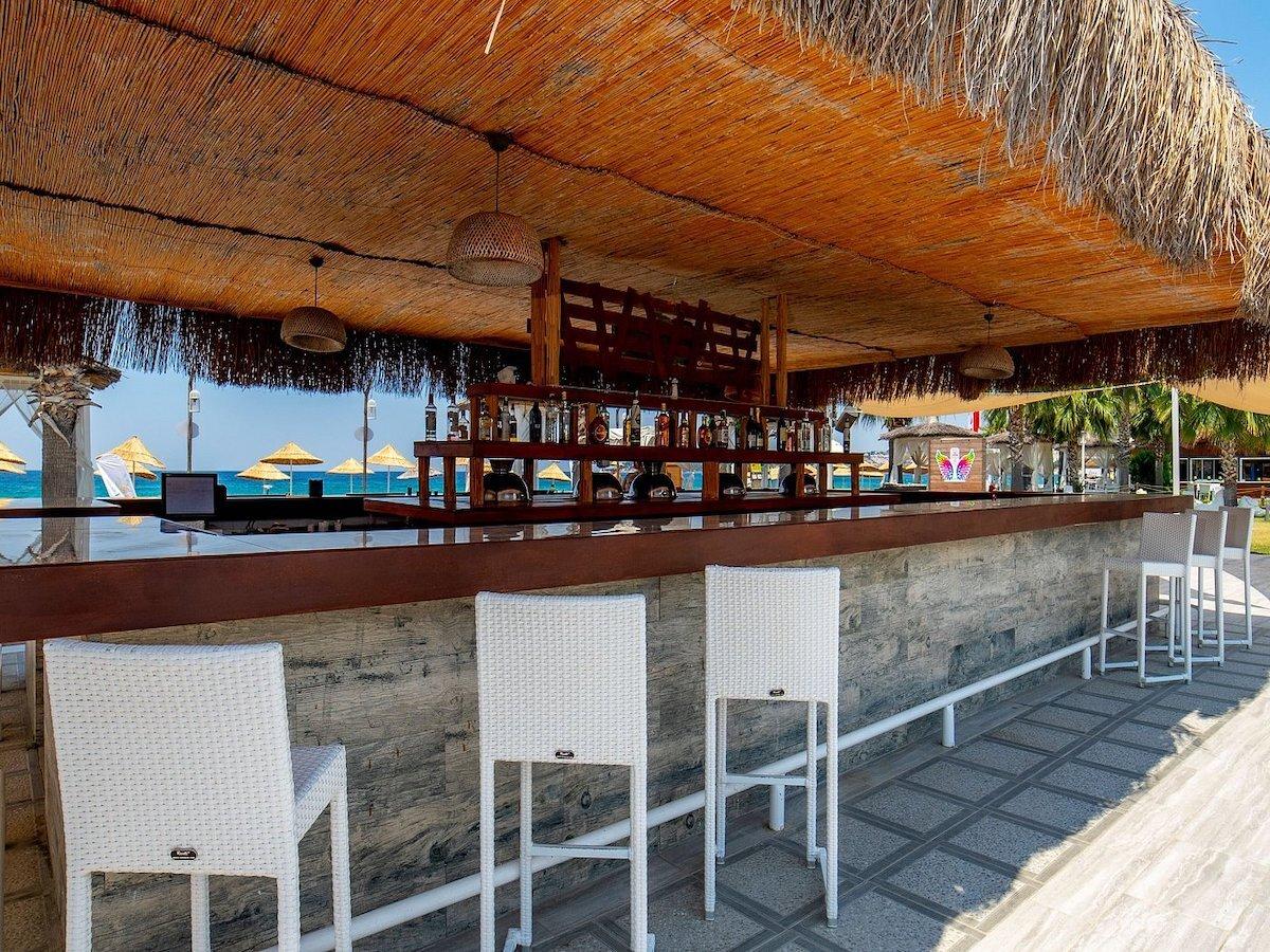 Risus Beach Resort Hotel / Risus Beach Resort Hotel