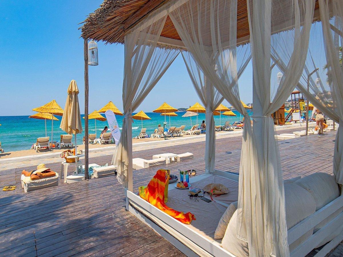 Risus Beach Resort Hotel / Risus Beach Resort Hotel