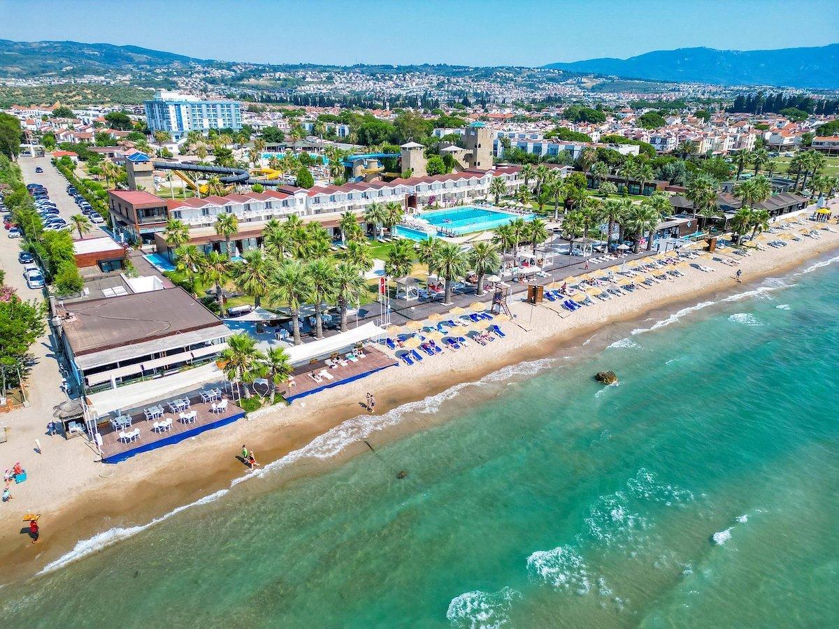Risus Beach Resort Hotel / Risus Beach Resort Hotel