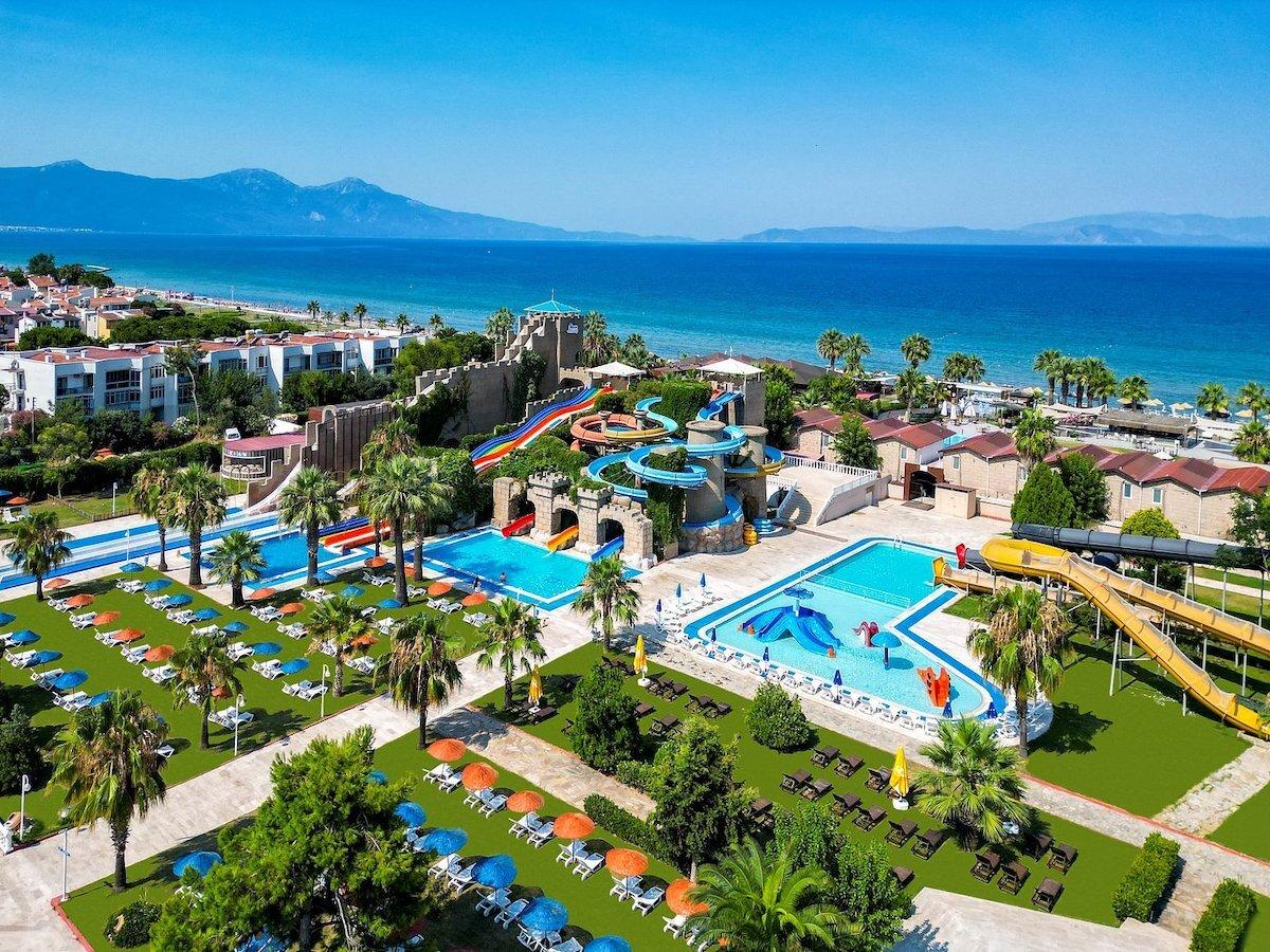 Risus Beach Resort Hotel / Risus Beach Resort Hotel