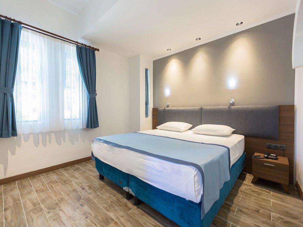 Risus Garden Marina Hotel / Risus Garden Marina Hotel