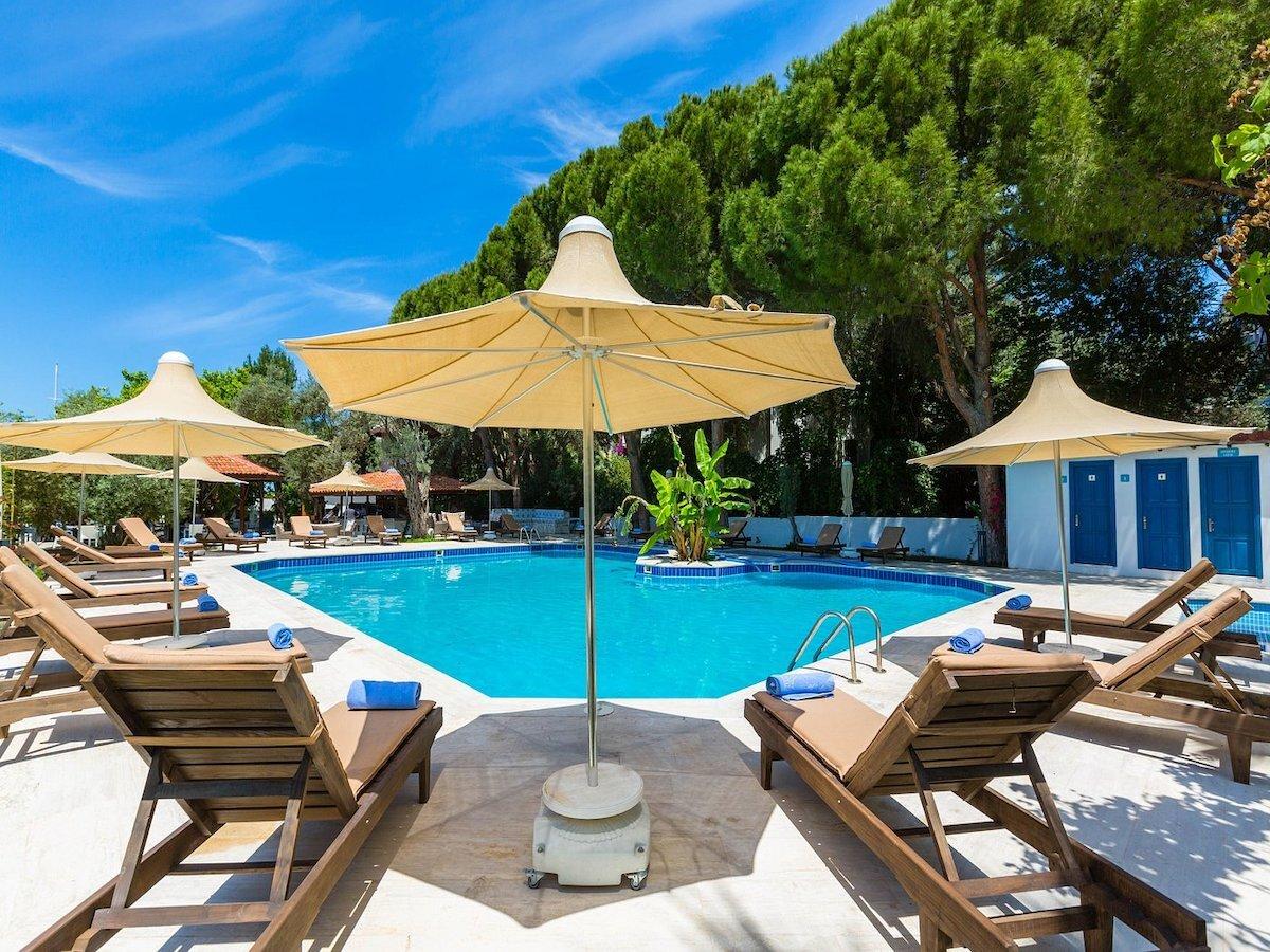 Risus Garden Marina Hotel / Risus Garden Marina Hotel