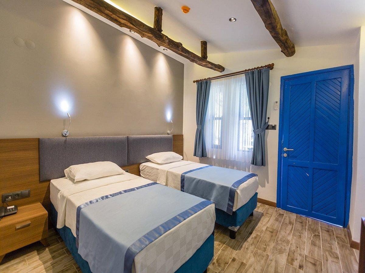 Risus Garden Marina Hotel / Risus Garden Marina Hotel