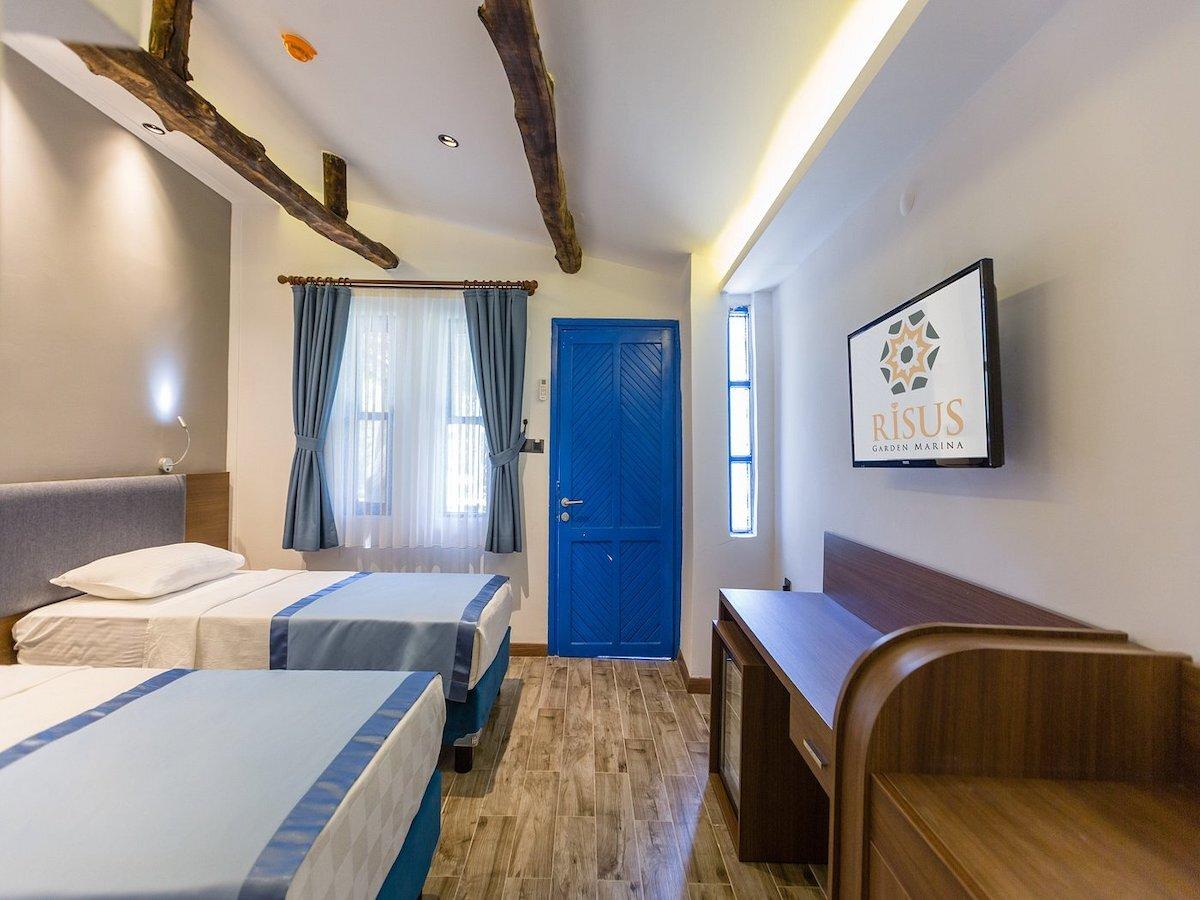 Risus Garden Marina Hotel / Risus Garden Marina Hotel