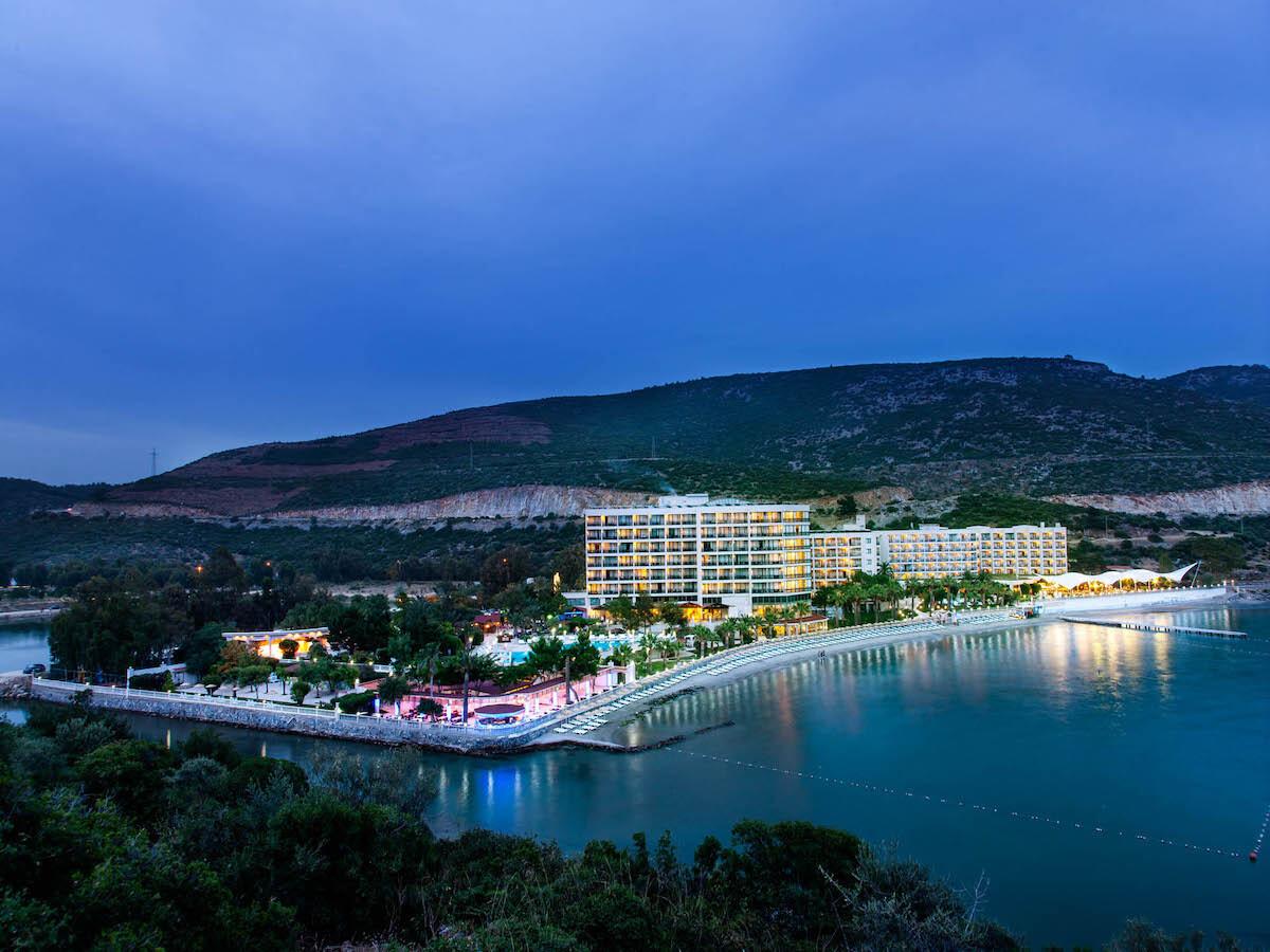 Tusan Beach Resort / Tusan Beach Resort