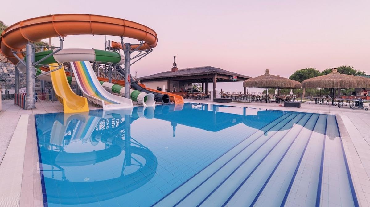 Ramada Resort By Wyndham Kusadasi & Golf / Ramada Resort By Wyndham Kusadasi & Golf