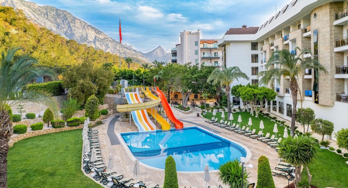 Sunland Resort Hotel / Sunland Resort Hotel