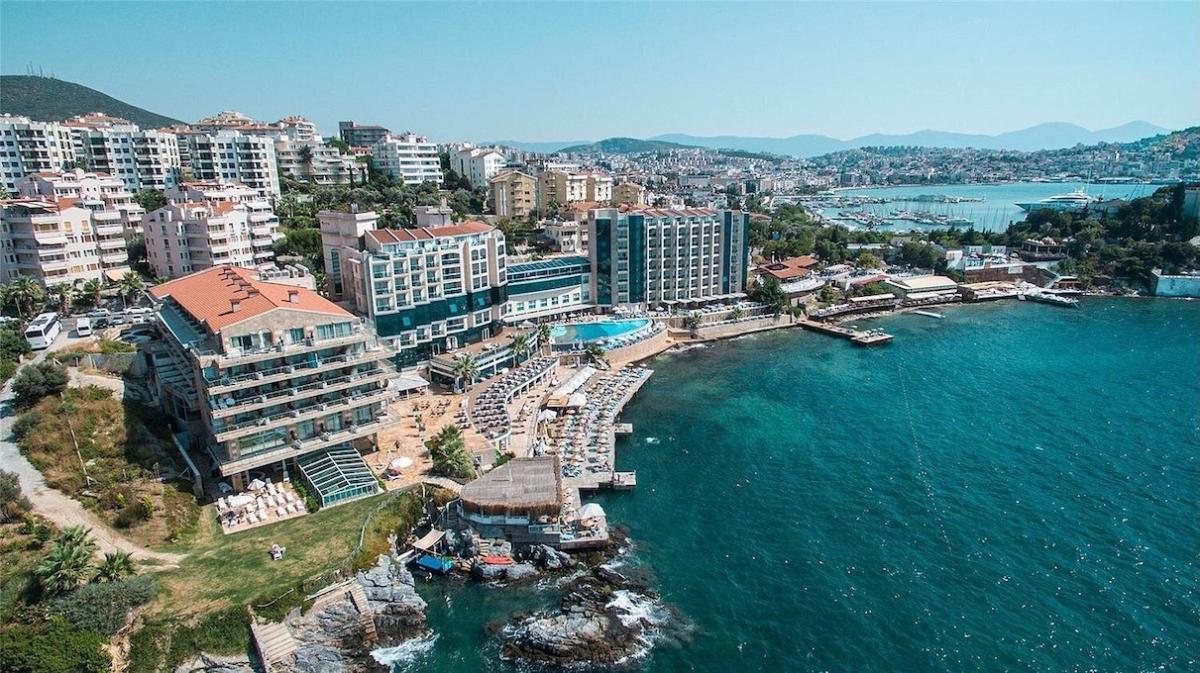 Charisma Deluxe Hotel / Charisma Deluxe Hotel