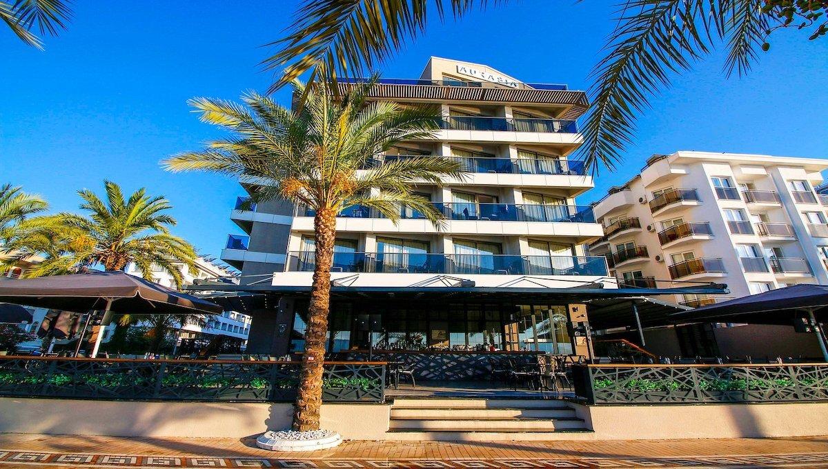 Aurasia Beach Hotel / Aurasia Beach Hotel