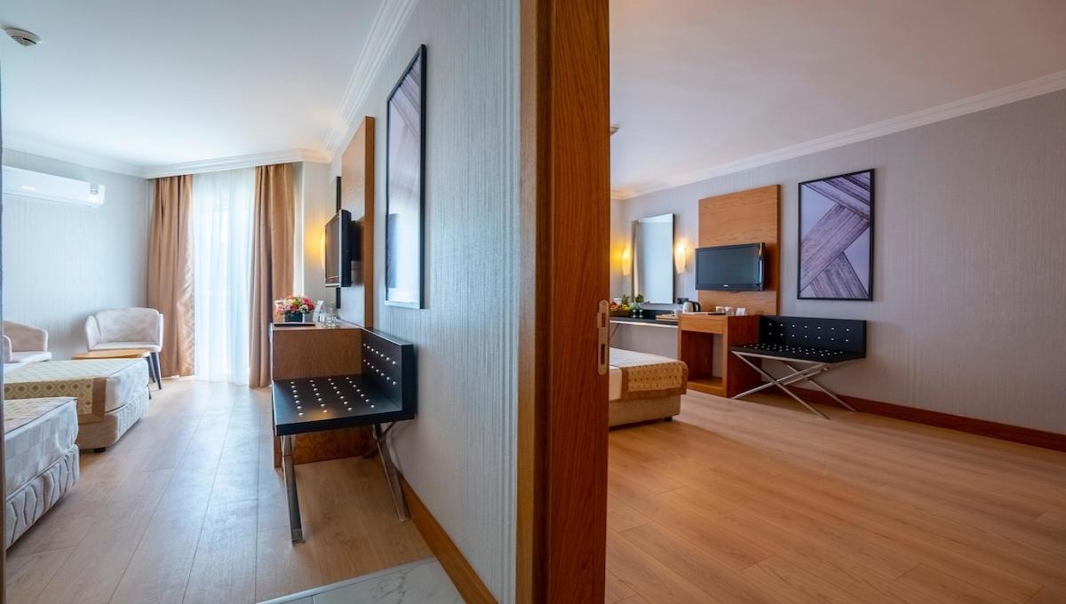 Aydinbey Gold Dreams / Aydinbey Gold Dreams