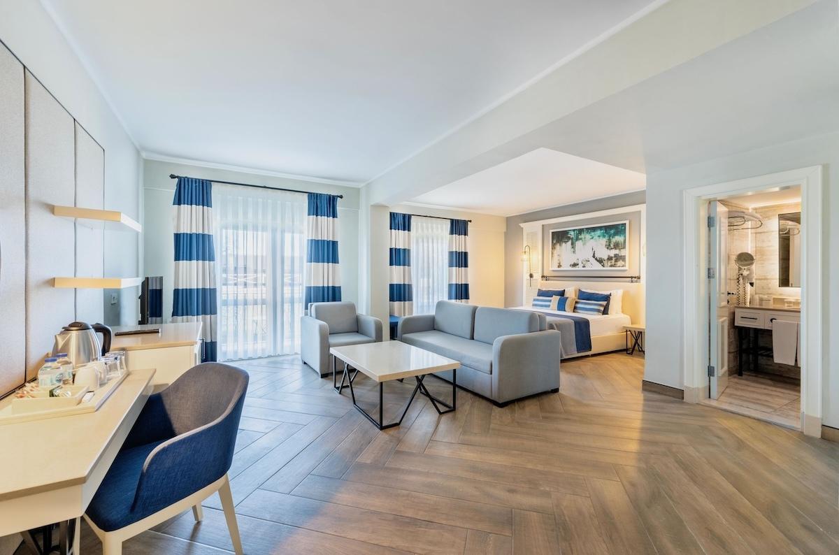 Club Marco Polo / Club Marco Polo