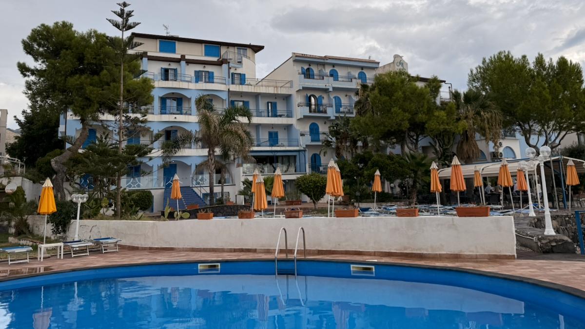 Hotel Kalos / Hotel Kalos