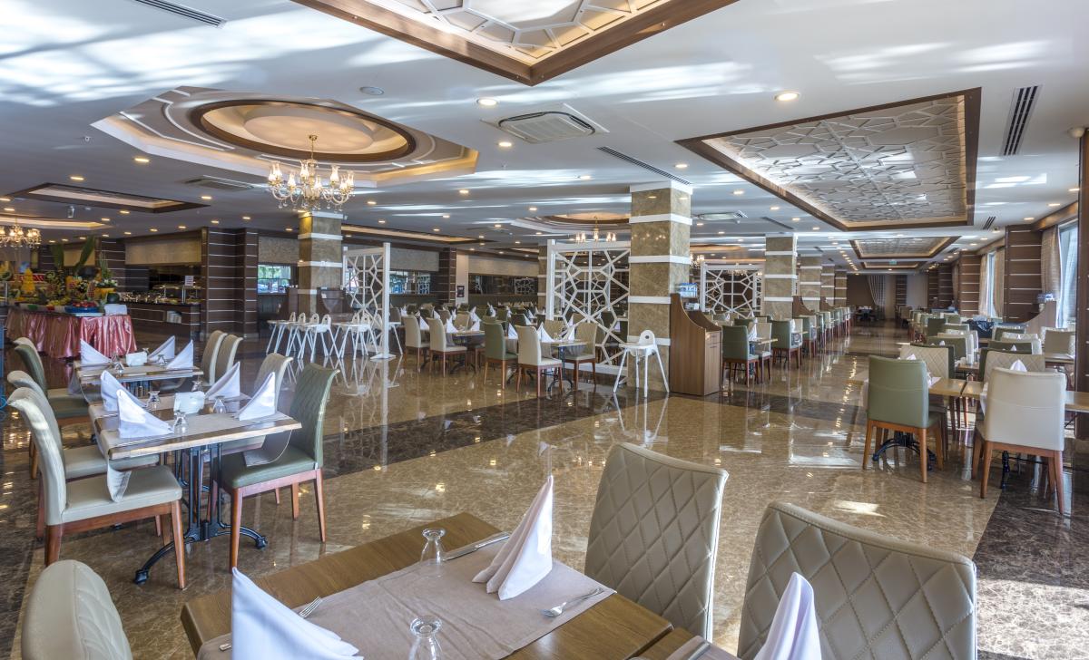 Lonicera Resort Spa Hotel / Lonicera Resort Spa Hotel