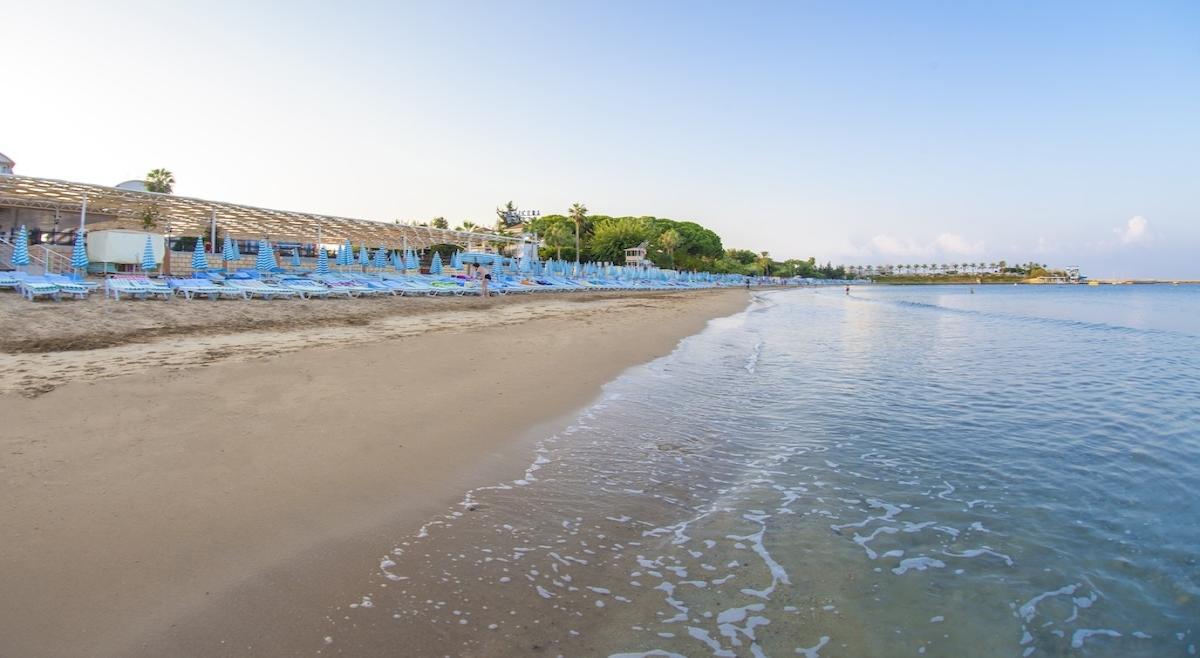 Lonicera World Resort Spa Hotel / Lonicera World Resort Spa Hotel