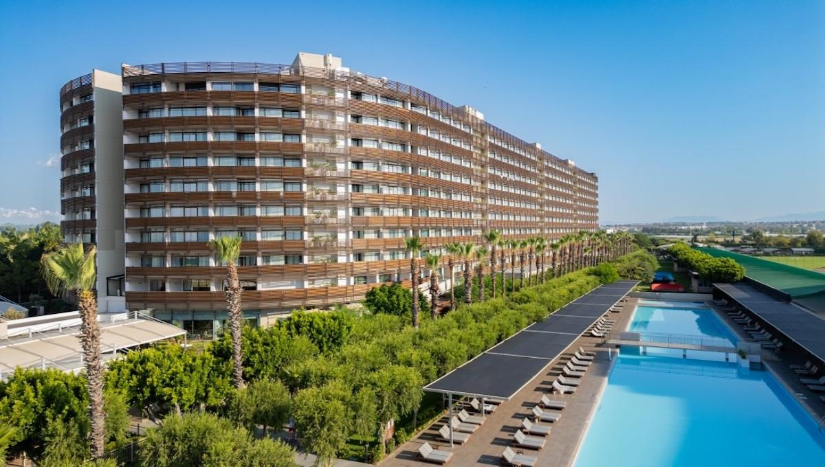 Nirvana Cosmopolitan / Nirvana Cosmopolitan