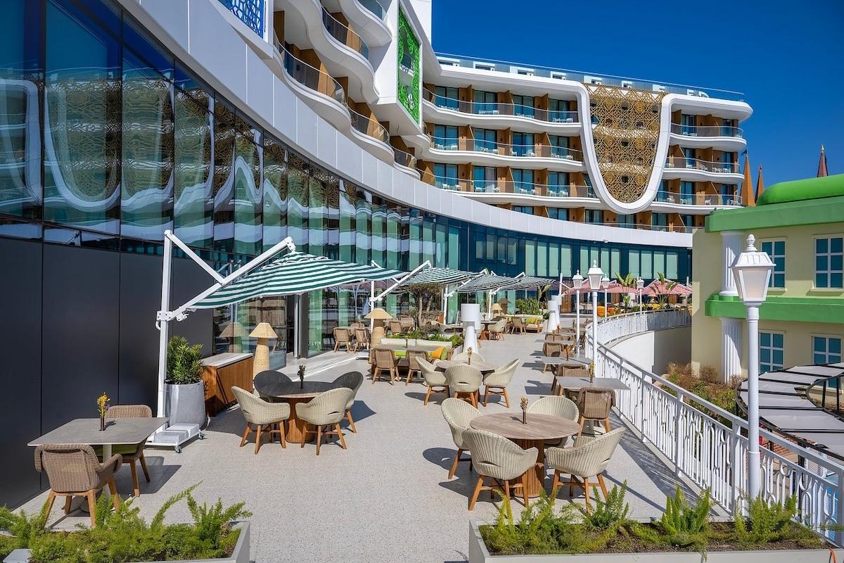 The Land Of Legends Nickelodeon Hotel / The Land Of Legends Nickelodeon Hotel