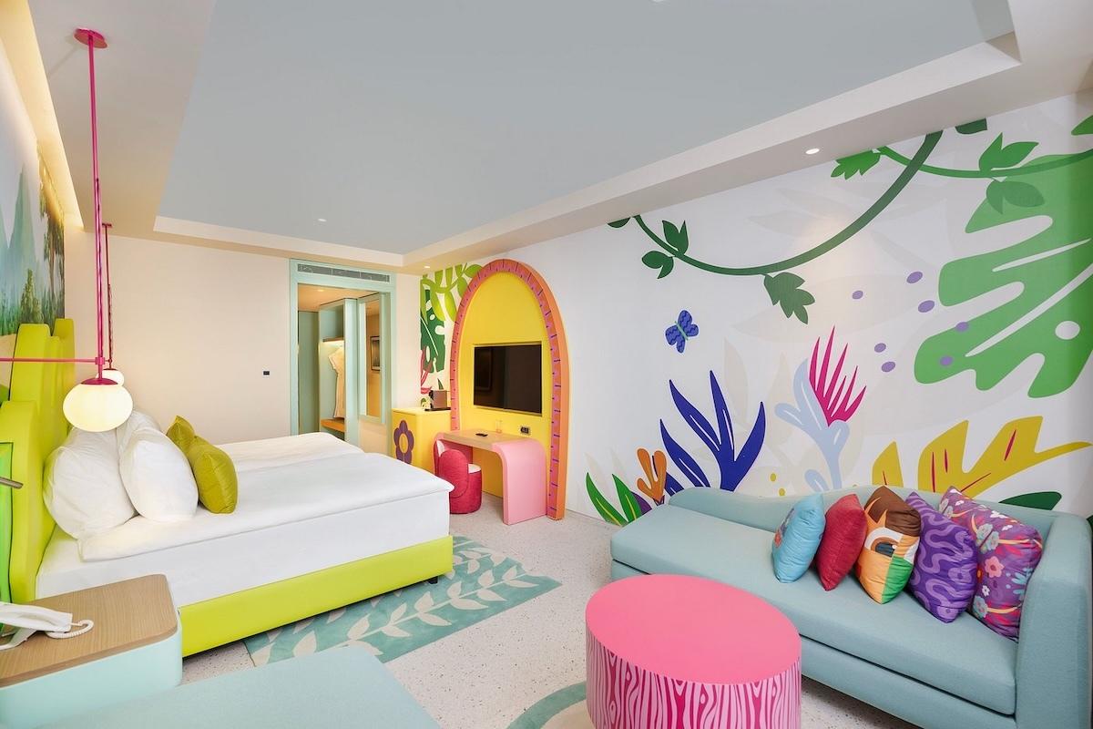 The Land Of Legends Nickelodeon Hotel / The Land Of Legends Nickelodeon Hotel