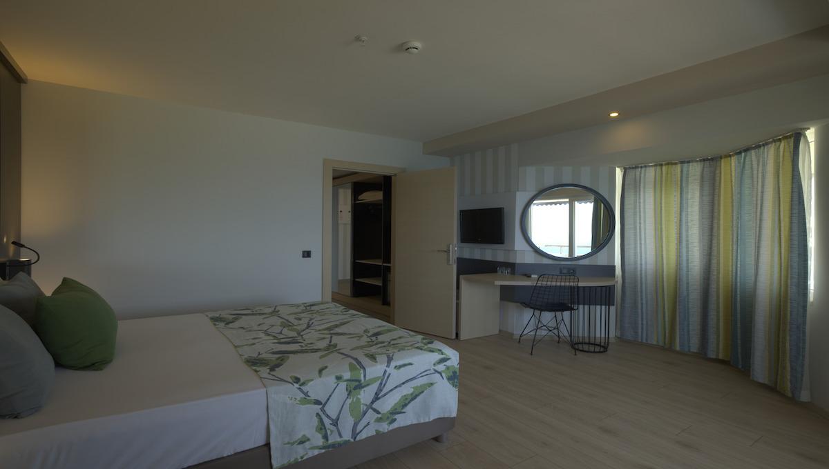 Eos Beach Resort / Eos Beach Resort