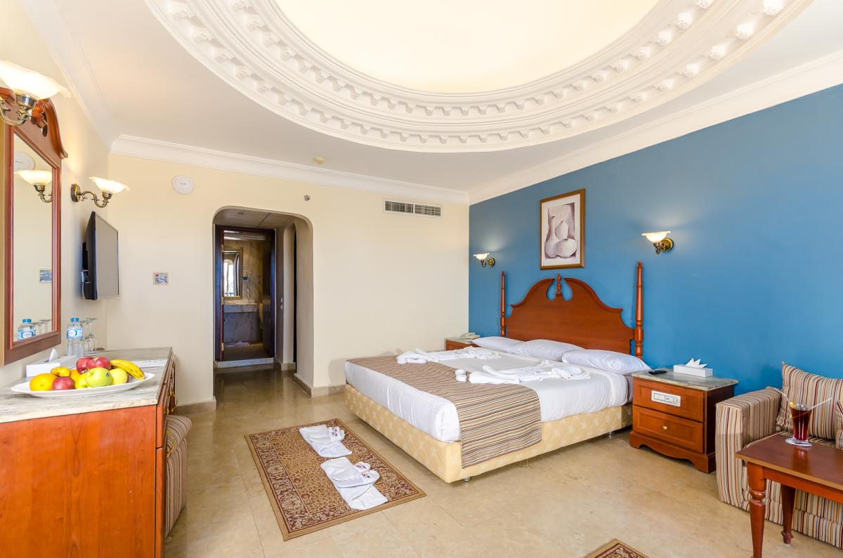 Titanic Beach Spa Aqua Park / Titanic Beach Spa Aqua Park